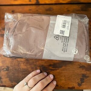 Lululemon belt pack